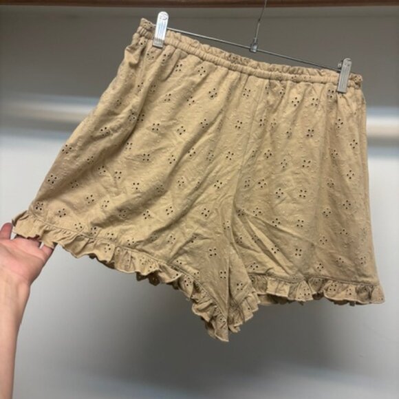 Eyelet Shorts - NEVER WORN - Picture 4 of 5